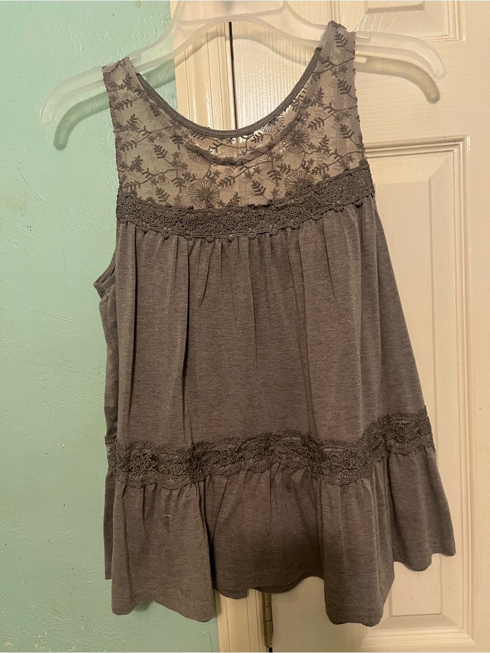 POL Gray Lace Yoke Sleeveless Tank